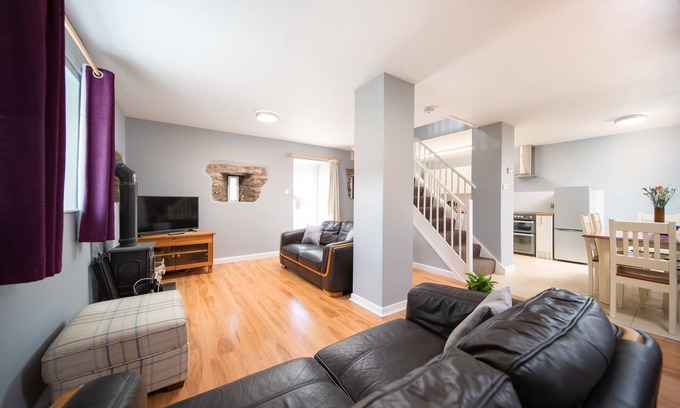 West Down Cottage | An apartment that sleeps 6 guests in 3 bedrooms
