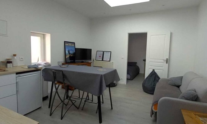 Lion-sur-Mer Apartment | An apartment with your feet in the sand