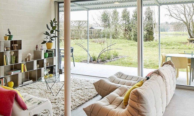 Varsenare House | An Architectural Home with Panoramic Views, Color Accents, and a Warm Design.