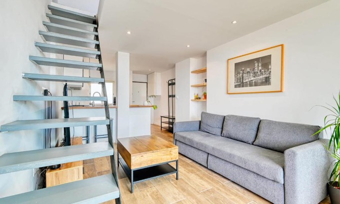 4th Arrondissement Apartment | An elegant apartment with a breathtaking view of the surrounding area