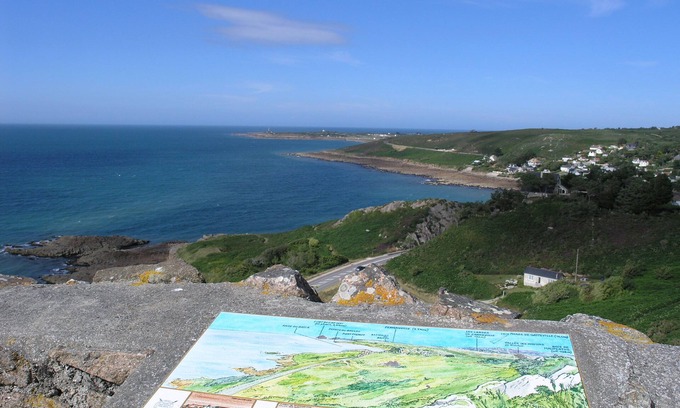 Maupertus-sur-Mer House | An exceptional panoramic view of the sea and the Cotentin coast.