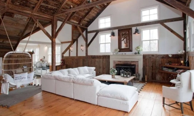 Sagaponack House | An Exquisite 18th-century Sagaponack Barn