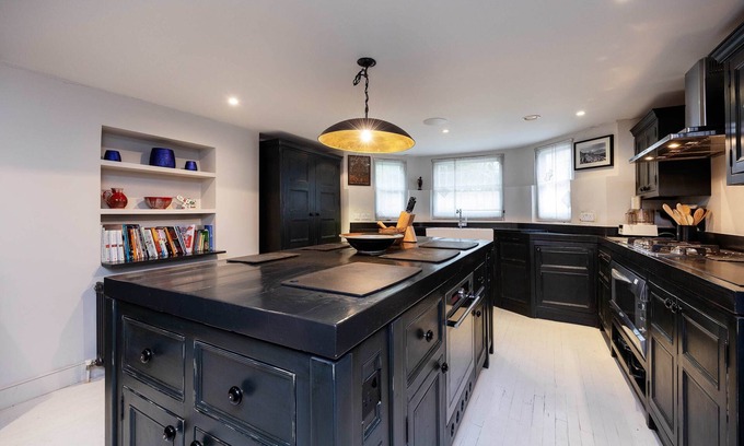 North Kensington Apartment | An Idyllic Escape, by Veeve