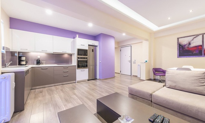 Glyfada Apartment | An Impressive 2 bdr Apt in Glyfada