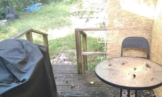 Wilmington House | An independent suite in a cute lilac 104 years old house in Wilmington!