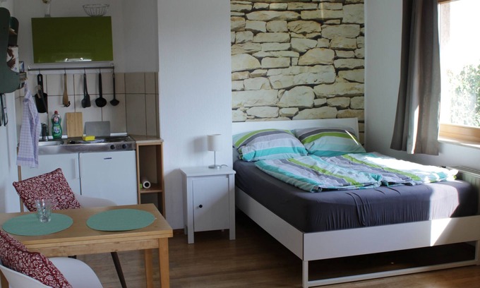 Lausen Apartment | An oasis of calm on the Kulkwitzer See tauchen, go for a walk, relax in the large garden