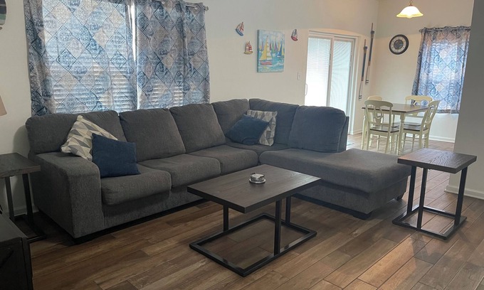 Gulf Shores Condo | An Ocean Breeze puts My Mind to Ease!