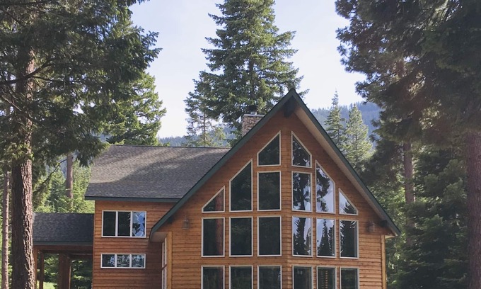 Cle Elum House | An Unparalled Getaway for Family and Friends!