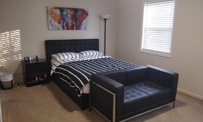 White Oak House | An Urban Townhouse in Silver Spring. Very Close to DC