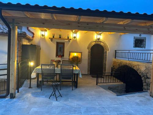 Vuno House | Ana & Angelo House Vuno Himare