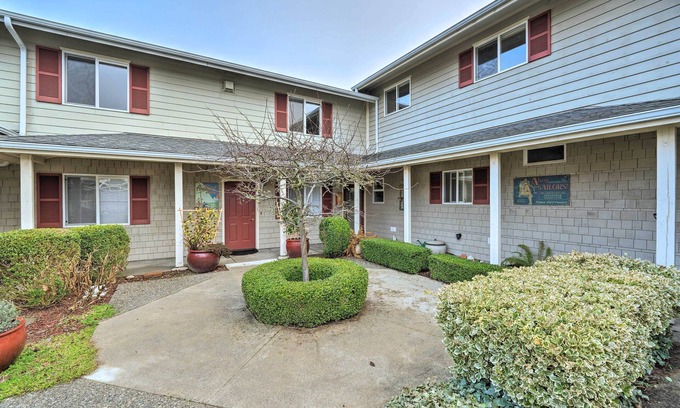 Anacortes Apartment | Anacortes Condo - Walk to Town, Marina, + Bay!