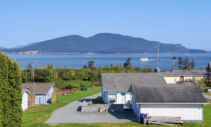 Anacortes House | Anacortes Home w/Views of Puget Sound