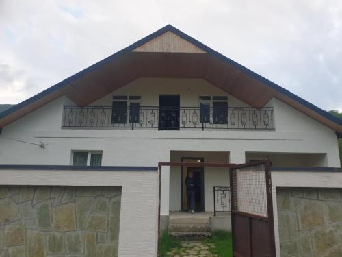 Ananuri Apartment | Ananuri hotel-white house