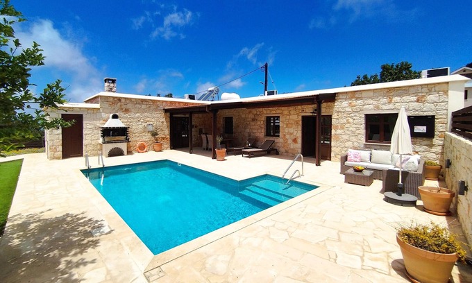 Kathikas Villa | Anastasia's House - a single storey stone villa that sleeps 6 guests in 3 bedrooms