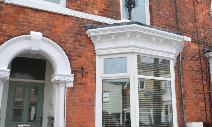 Cleethorpes Cottage | ANCHOR COTTAGE, pet friendly, with a garden in Cleethorpes
