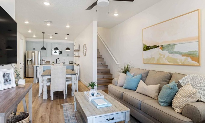 St. George Condo | Anchor Oasis: Desert Color Lagoon + Beaches