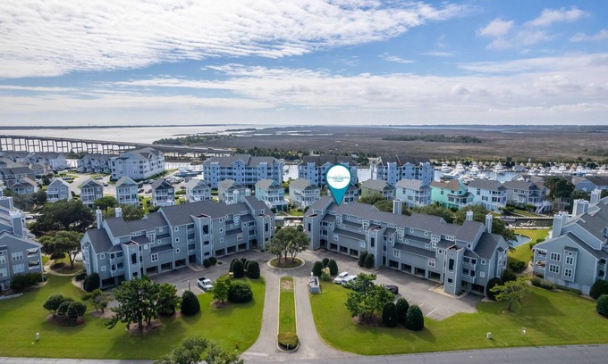 Manteo Condo | Anchor's Away: Canalfront Condo, Water Views, Community Amenities