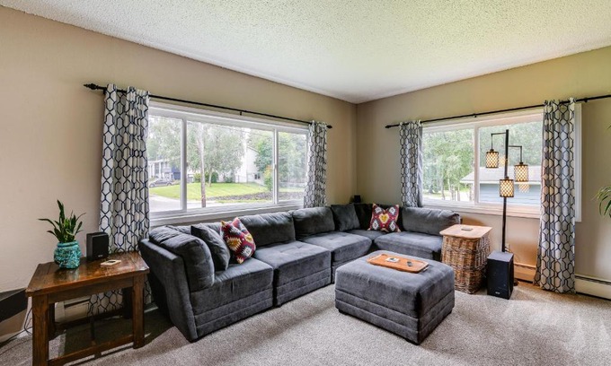 Rogers Park House | Anchorage Home about 7 Mi to Chugach State Park!
