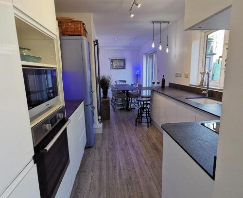 Wells-next-the-Sea House | AnchorageWells Entire Cottage or King Ensuite Room Only