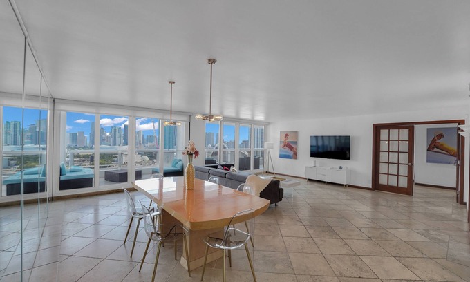 Downtown Miami Condo | Anchors Away! 2 Bedroom Condo, Monthly Only, Water and Skyline Views!