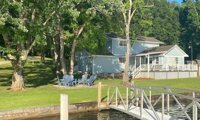 Dadeville House | Anchors Away-nEnjoy our 3bedroom/3bath home on the lake!