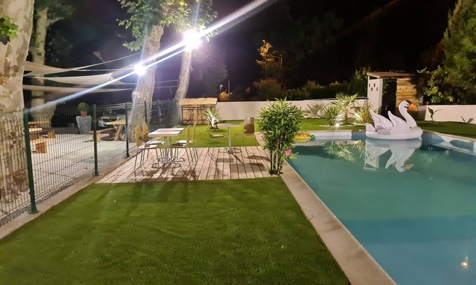 Le Breuil House | Ancien Hôtel, chambres individuelles, Piscine situé Le Creusot