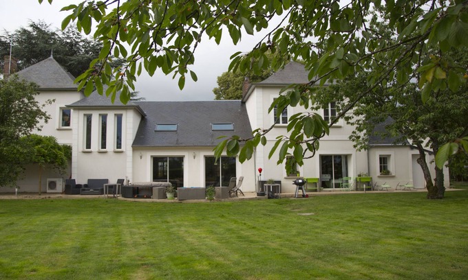 Farceaux House | Ancien Manoir Modernisé à 50 Minutes de Paris