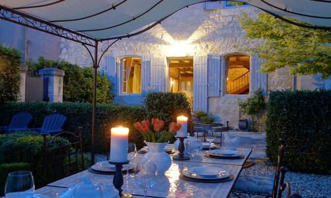 Issigeac Villa | Ancient, fully restored, 13th century medieval village house with garden & patio