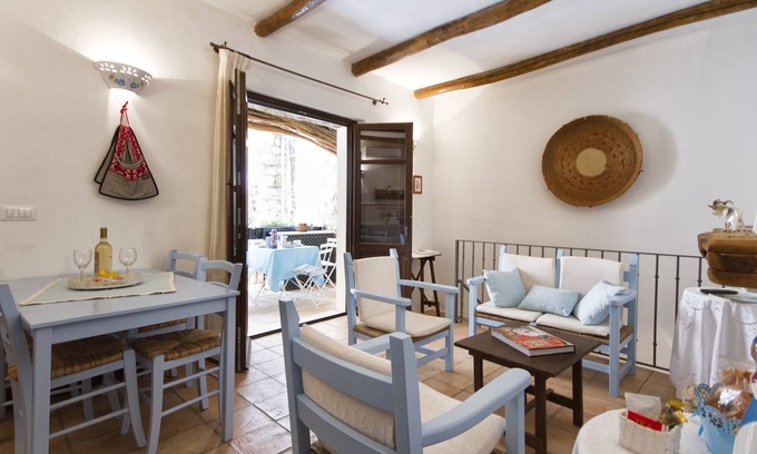 Baunei House | Ancient Stone Houses: Color'e Cielu