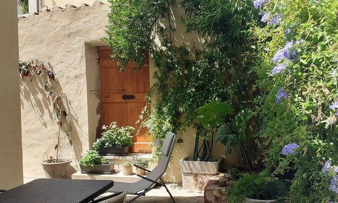 Magomadas House | Ancient village house a few minutes from the sea - Old house in the village