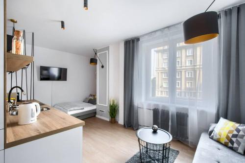 Muranow Apartment | Andersa 10 by Homeprime