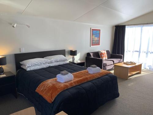 Lowburn Hotel | Anderson Park Motel