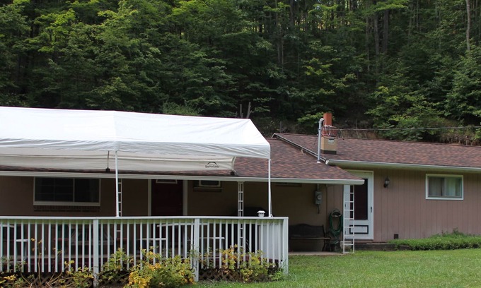 Huntingdon Cottage | Andrus Cottage located 3/10s of a mile from a beautiful cove on Raystown Lake.