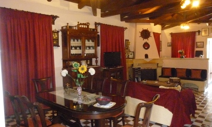 Agia Marina Villa | ANEMELIA VILLA , A TRADITIONAL HOUSE IN AGIOS DIMITRIOS, ZAKYNTHOS , GREECE .