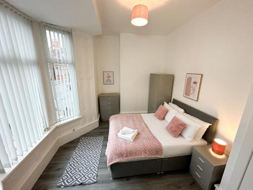 Anfield House | Anfield Cottage Liverpool by Smart Corporate Stays
