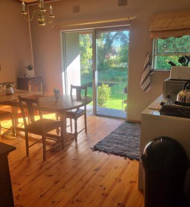 Robertson Apartment | Angel 8 AirBnB Family Apartment