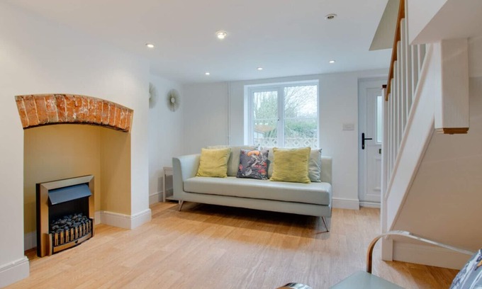 Sudbourne House | Angel Cottage - Two Bedroom House, Sleeps 4