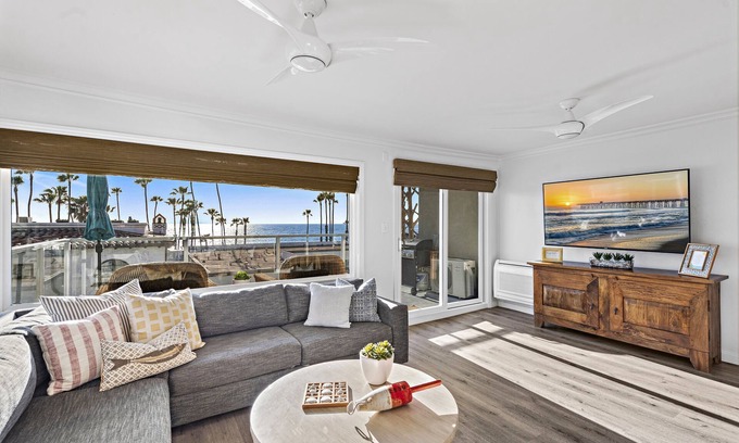 San Clemente Apartment | Angelfish Beach Retreat has pier & ocean views and AC