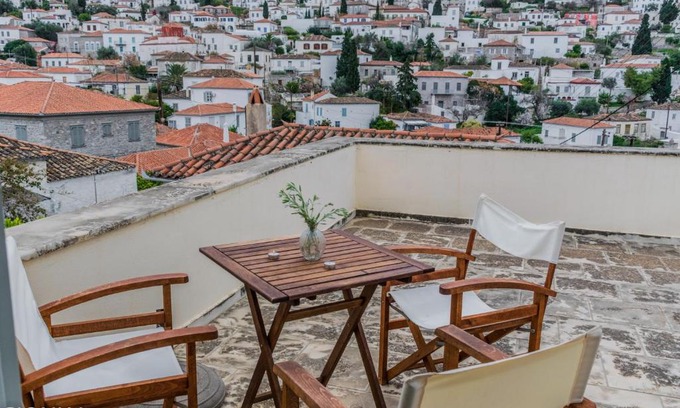 Hydra House | Angeliko's Vourgaris stone house