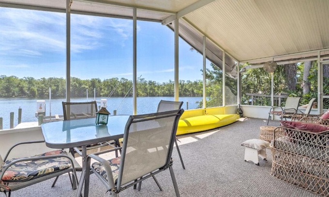 Homosassa House | Anglers Getaway Homosassa Home with Boat Dock!