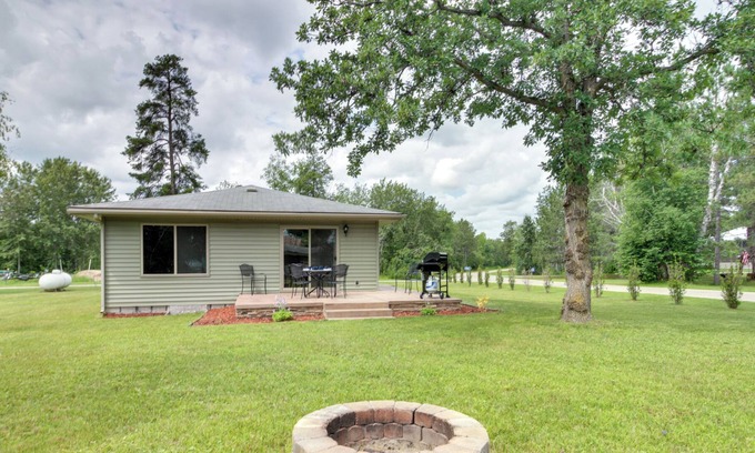 Baudette House | Anglers Paradise on Rainy River: Walk to Marina!