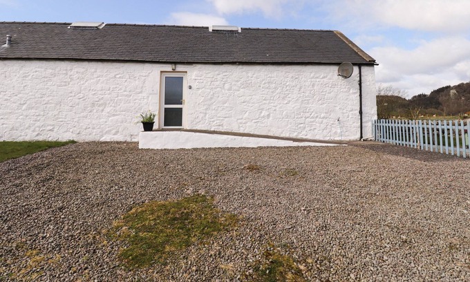 Palnackie Cottage | ANGUS COTTAGE, pet friendly, character holiday cottage in Dalbeattie