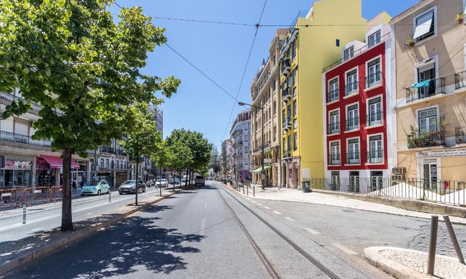 Lisbon Old Town House | Anjos Balconies