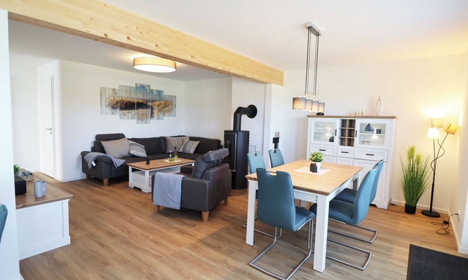 Tossens Apartment | Ankerhuus - enjoy nature on the dyke. Sauna. Fireplace. Terrace.
