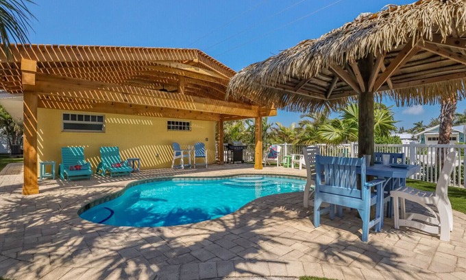 Anna Maria House | Anna Banana: 3 Houses to Beach! North End AMI! Pool by Anna Maria Life Vacation Rentals