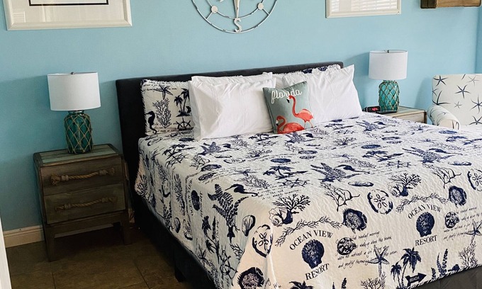 Bradenton Beach House | Anna Maria Beach Condo 1/1