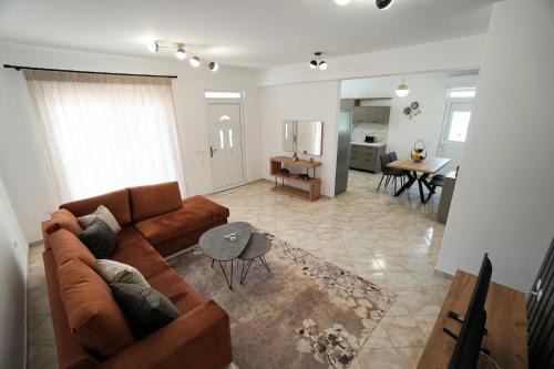 Petaloudes Apartment | Anna's Apartments