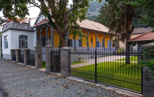 Szentendrei House | Anna Vendégház