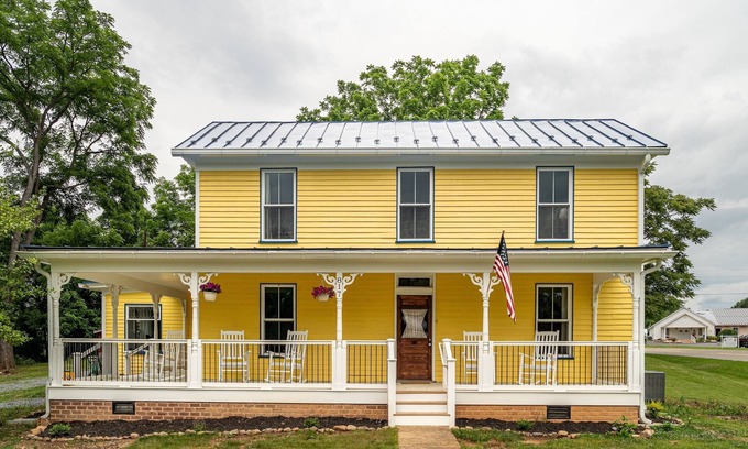Luray House | Anne's Retreat