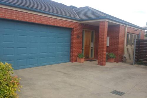 Echuca House | Annesley Central Charm